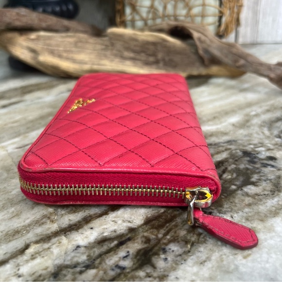 PRADA - Quilting wallet w/ box & COA - Picture 5 of 12